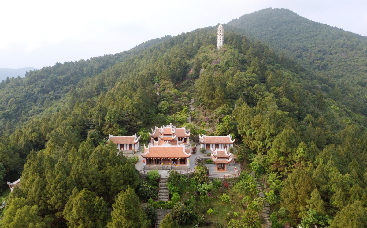 Ngôi chùa 'đệ nhất Hoan Châu' trên núi Hồng Lĩnh